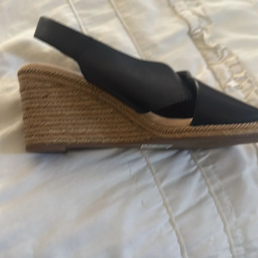 Size 8 collection by Clark’s black leathered new with tags wedged sandals - Picture 3 of 4